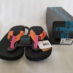 NWT Teva Flipflops